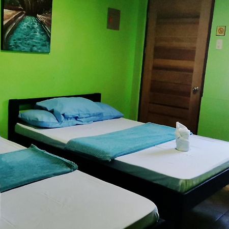 In-N-Out Hostel Siquijor Buitenkant foto
