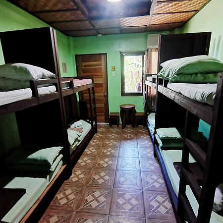 In-N-Out Hostel Siquijor Buitenkant foto